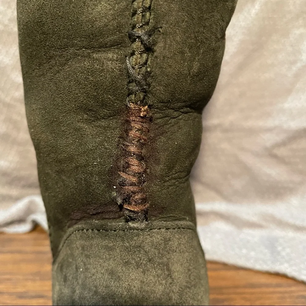 Black UGG classic tall boots - Picture 4 of 7